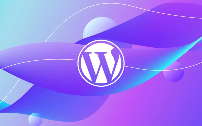 Descripción: Fondo abstracto colorido con formas fluidas y el logo de WordPress en el centro, destacado como el mejor hosting de WordPress 2023.